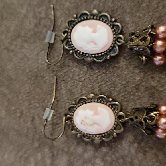 VTG Coquette Cameo Beaded Chain Tassel Bronze Dangle Hook Earrings - Picture 4 of 5
